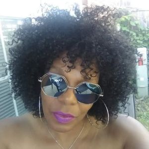 Meet your Posher, Victoria